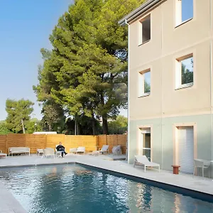 ** Hotel Logis De Port D'alon - St Cyr Sur Frankreich